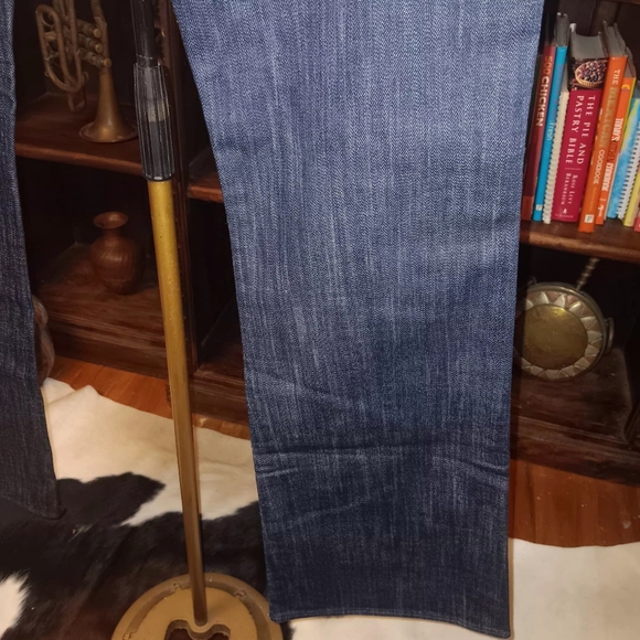 Rock & Republic Vintage Women's Blue Jeans with Pink Accents - Picture 11 of 11